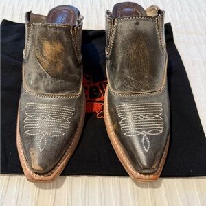 Freebird Gray Leather Women’s  booties size 6